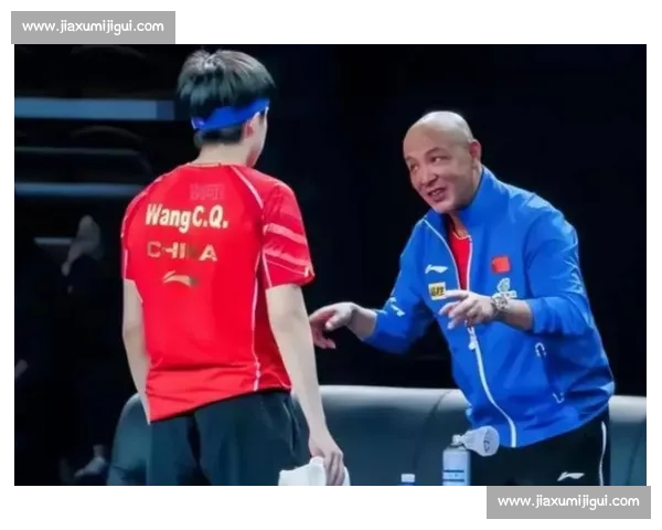 乒协主席王励勤率孙颖莎王曼昱王楚钦亮相 “旗帜杯” 开幕式 乒协主席王励勤率孙颖莎王曼昱王楚钦亮相 “旗帜杯” 开幕式