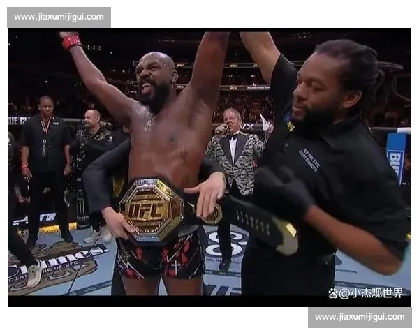 肘击定音!琼斯 UFC 巴黎赛 TKO 奥基延续连胜 肘击定音!琼斯 UFC 巴黎赛 TKO 奥基延续连胜